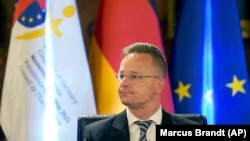 Szijjártó Péter a hamburgi városházán 2021. május 21-én.