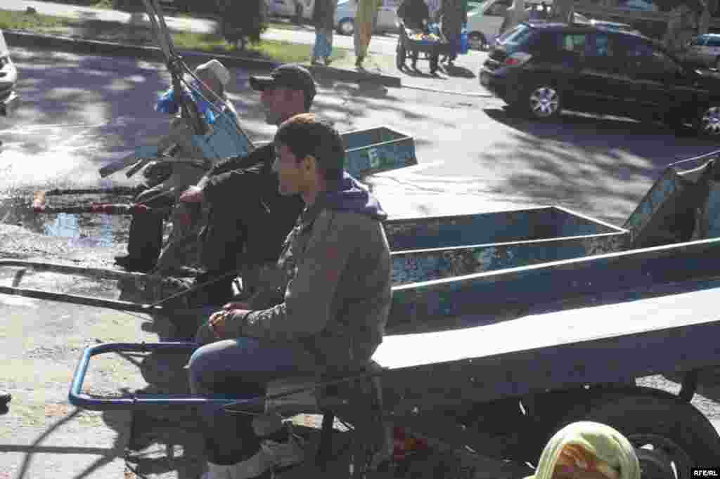 Дар орзуи арзонӣ #32