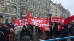 Марш коммунистов и цветы для юнкеров