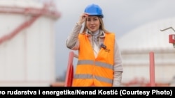 Dubravka Đedović Handanović, ministarka rudarstva i energetike Srbije, tokom posete skladištu naftnih derivata u Smederevu 30. januara 2026. godine. 