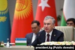 Președintele uzbek, Șavkat Mirzioev, la cea de-a 11-a reuniune la nivel înalt a Consiliului șefilor de stat ai Organizației statelor turcice, Kârgâzstan, noiembrie 2024