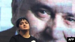 Marija Šerifović na predizbornom skupu Tomislava Nikolića u Beogradu