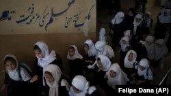 آرشیف، دختران دانش‌آموز در کابل
