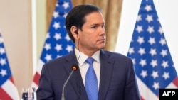 Američki državni sekretar Macko Rubio tokom zajedničke konferencije za novinare sa premijerom Slovačke u Bratislavi, 15. februara 2026. godine.