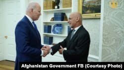 تصویر آرشیف: رئیس جمهور اسبق افغانستان اشرف غنی و جوباید رئیس جمهور کنونی ایالات متحده 