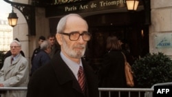 Rexhep Qosja. (Fotografi nga arkivi)