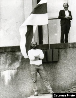 Павал Ляхновіч на ўстаноўчым зьезьдзе БНФ у Вільні. 1989 год