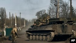 Ukrajinski vojnici na području Bahmuta, regija Donjeck, Ukrajina, 9. travnja 2023.