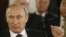 Владимир Путин во время встречи с региональными представителями "Единой России", 6 декабря 2011