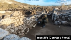 Российские археологи исследуют древнее поселение на месте прокладки дороги к Керченскому мосту, иллюстрационное фото