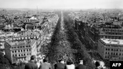 8 mai 1945, Paris.i