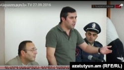 Ընդդիմադիր ակտիվիստ Գևորգ Սաֆարյանը դատարանի դահլիճում, արխիվ 