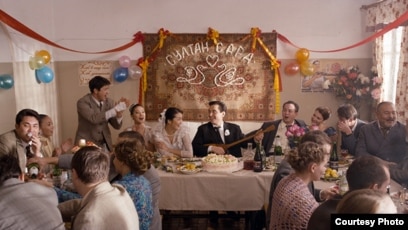 Топтық порнодағы жасөспірімдер