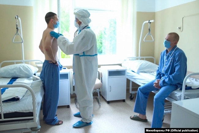 Тестирование российской вакцины в филиале госпиталя имени Бурденко