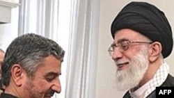 آیت الله خامنه ای طی حکمی يحيی رحيم صفوی را از فرماندهی سپاه پاسداران برکنار و به جای وی محمد علی جعفری را به اين سمت منصوب کرد