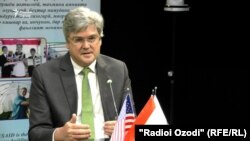 Ренди Колстад, раҳбари Оҷонсии USAID дар Тоҷикистон 