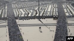 Saudi Arabia -- Muslim pilgrims arrive to throw pebbles at pillars during the "Jamarat" ritual, the stoning of Satan, in Mina near the holy city of Mecca, on 04Oct14. 