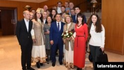 Татарстан президенты Рөстәм Миңнеханов Италиядә яшәүче татарлар белән. Милан, 12 декабрь 2017