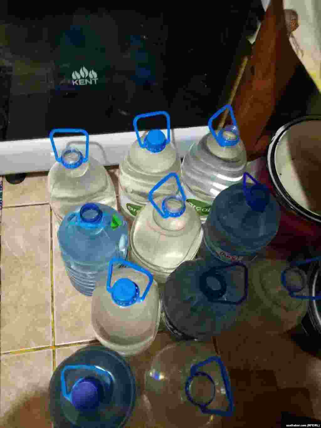 Gurak gelen 2021-nji ýylda agyz suwy adamlara &quot;ýakasyny has kän tanatdy&quot;. Aşgabat, 2021.&nbsp;