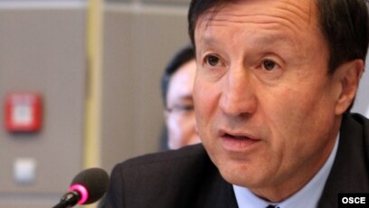 Әйелдердің дәретханаға қалай сийетінін порно Аққұба Аня үлкен фотосуретте мастурбация жасайды