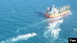 تصویر خبرگزاری فارس از توقیف نفتکش کره‌ای توسط سپاه پاسداران