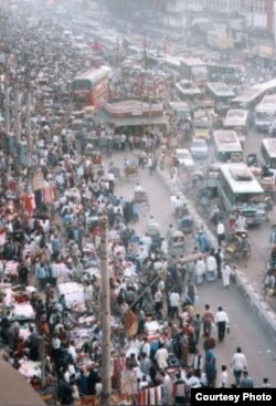 Дакка - один из самых чудовищно перенаселенных и бедных городов Азии