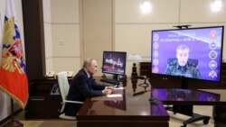 Начальник Генштабу армії Росії Валерій Герасимов доповідає президенту Володимиру Путіну про «повне витіснення» ЗСУ з Курської області РФ. Генштаб ЗСУ це спростував 