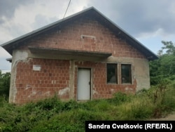 Jedna od napuštenih kuća u selu Drsnik u opštini Klina.