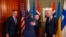 Президент України Володимир Зеленський обіймає спецпредставника президента США Стіва Віткоффа, праворуч прем’єрм-міністр Норвегії Йонас Гар Стере, ліворуч – президент Фінляндії Александр Стубб, Осло, 20 жовтня 2026 року