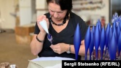 Іншими популярними напрямами експорту ялинкових прикрас є Польща, Німеччина, Білорусь, Швейцарія