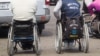 Мужчыны на інвалідных калясках. Архіўнае фота