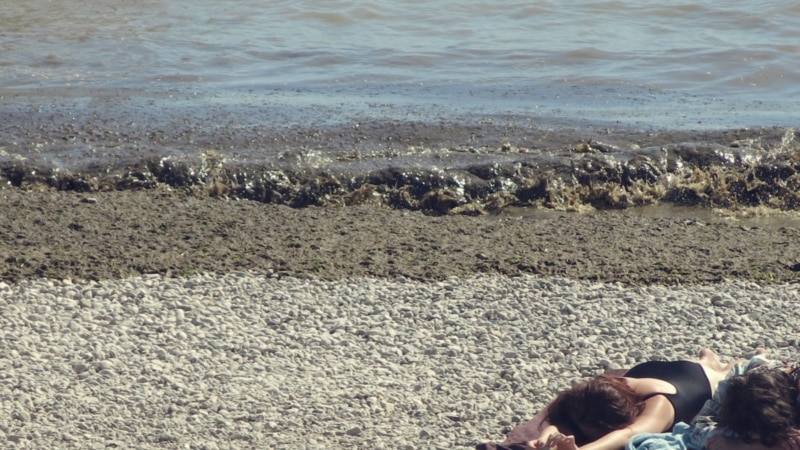 Власти Феодосии утверждают, что нашли нарушения на местных пляжах 