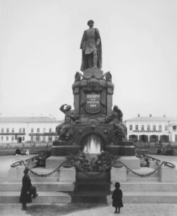Пам'ятник Олександру II в Самарі в кінці 1800-х років