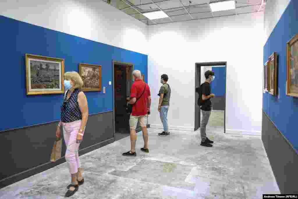 Iubitorii de artă care nu pot participa fizic la evenimentul Art Safari, vor ghidați în tururile virtuale de Marius Manole (17, 18 și 19 septembrie) și Horia-Roman Patapievici (pe 24 septembrie).