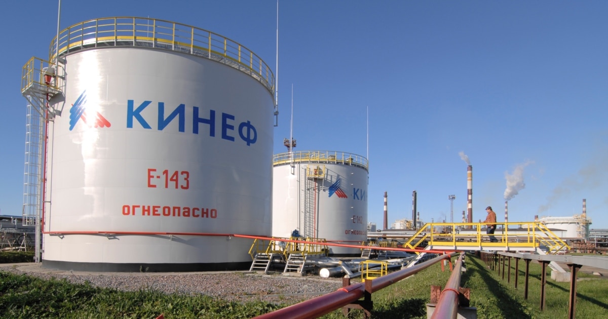 У Ленінградській області РФ зупинився НПЗ після атаки дронів
