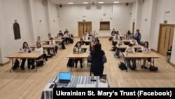 Учні української школи Пречистої Діви Марії 