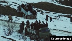 Чачаназул депортациялъул бицунеб "Февраль" абулеб фильмалдаса сцена