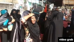 Pakistan - Shi'ite Muslims protest after an attack on a Shi'ite mosque. roundup screen grab