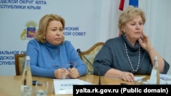 Глава российской администрации Ялты Янина Павленко и ее заместитель Ирина Беломестнова (справа), ноябрь 2024 года
