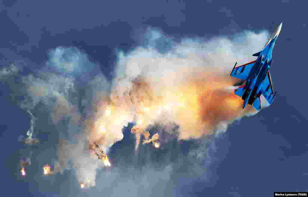 A Sukhoi Su-30SM fighter jet of the Russian Knights aerobatic team performs a demonstration flight as part of the Army-2017 International Military-Technical Forum at the Kubinka air base outside Moscow. (TASS/Marina Lystseva) &nbsp;