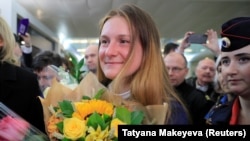 Maria Butina arriving at Moscow's Sheremetyevo airport on October 26.