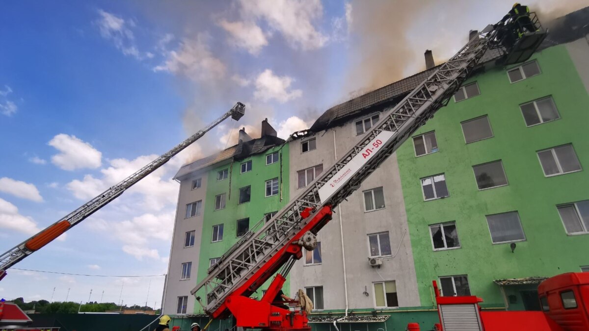 пожежу локалізували, рятувальники виявили тіло загиблого