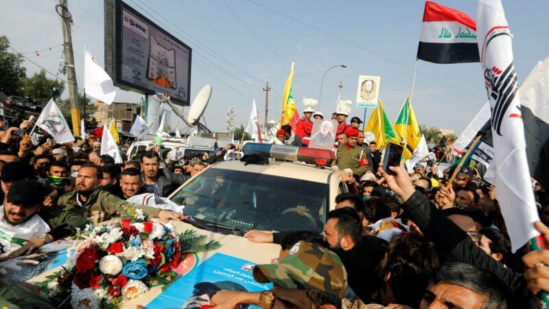Тысячи жителей Ирака прощаются с иранским генералом Сулеймани