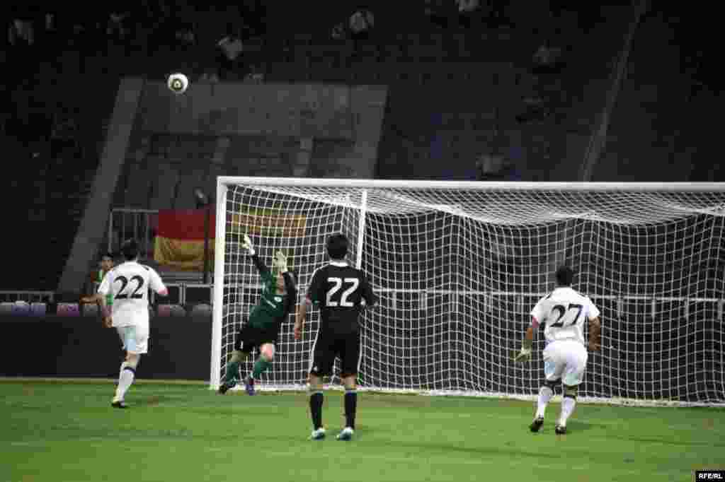 Qarabağ 0-0 Streymur #12