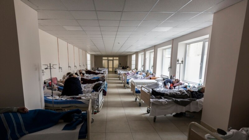 В Крыму из-за роста заболеваемости COVID-19 дополнительно развернут от 200 до 300 коек – СМИ 