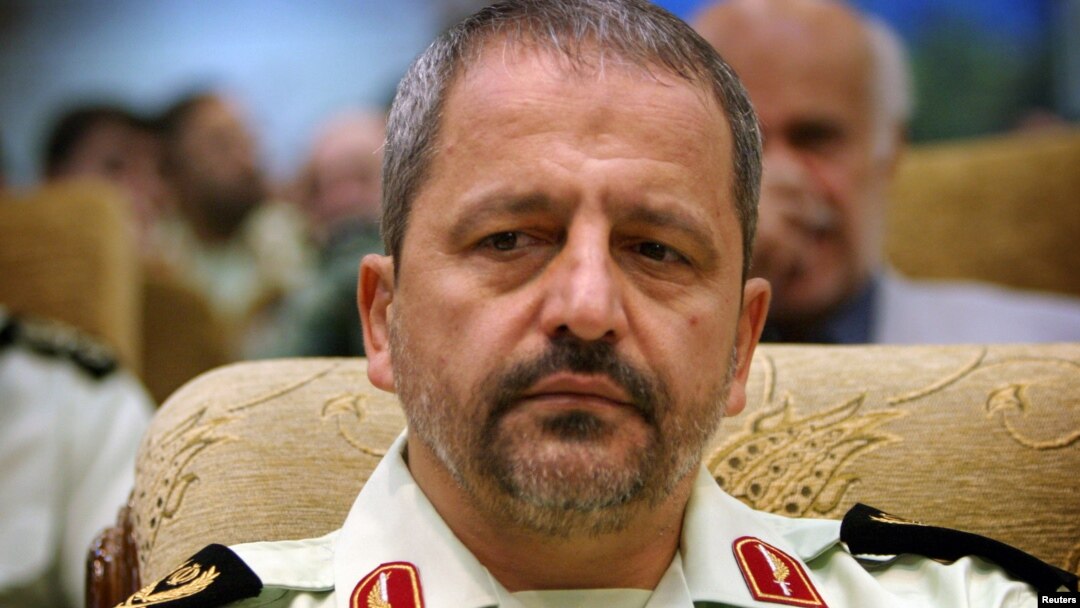 اسماعیل احمدی‌مقدم، فرمانده پلیس ایران، میرحسین موسوی و مهدی کروبی را با طلحه و طبیر مقایسه کرد که «مستوجب مرگ» بودند.