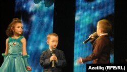 Балаларның татар телендә гаҗәеп югары дәрәҗәдәге чыгышлары күпләрне таң калдырды 