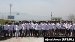 ده‌ها تن از جوانان ورزشکار به پیشواز از سال نو و حمایت از پروسه صلح مسابقه دوش را در کندز راه اندازی کردند.