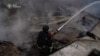 Рятувальники ДСНС гасять пожежу на місці російського удару, Сумщина, 15 травня 2025 року