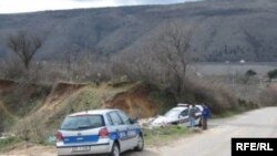 Policija u pretresu kod deponije u blizini Blagaja, Foto: Tina Jelin